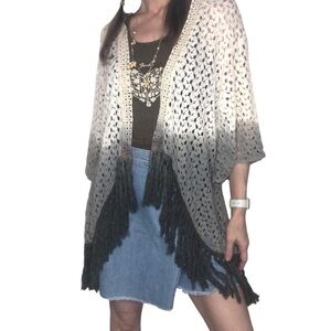 Buckle BKE Crochet Cardigan Kimono Sz M Fringe Festival Boho Knit Beachy Cotton